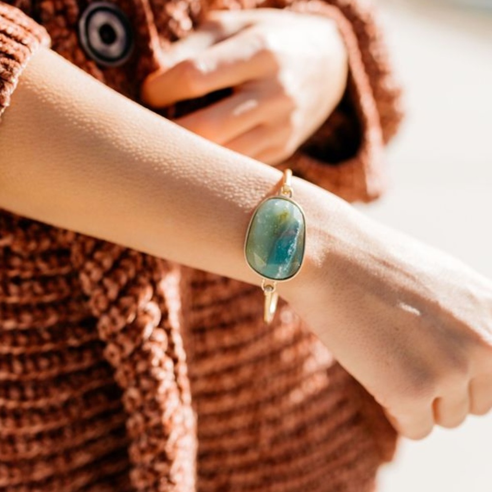 Fantastic Faceted Stone Bracelet In Aquamarine